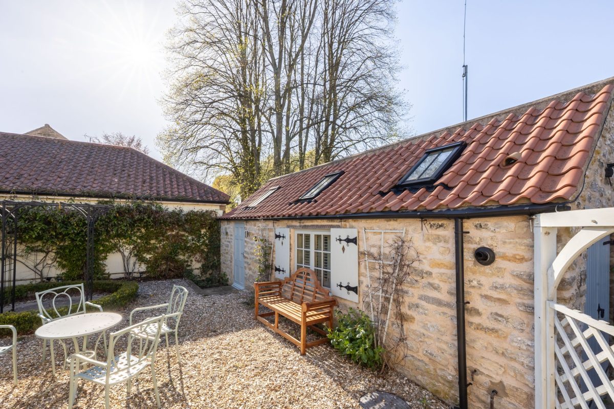 WISTERIA COTTAGE & BARN photo 1