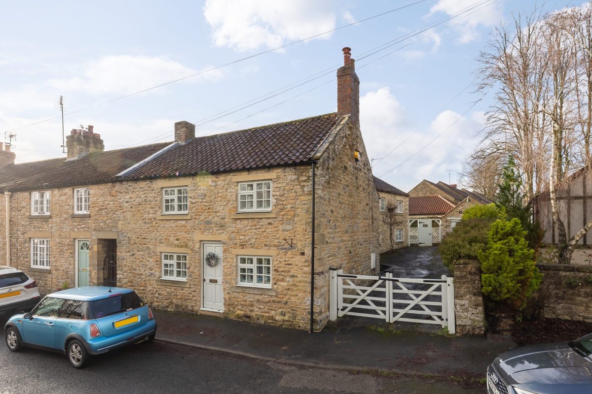 WISTERIA COTTAGE & BARN photo 3